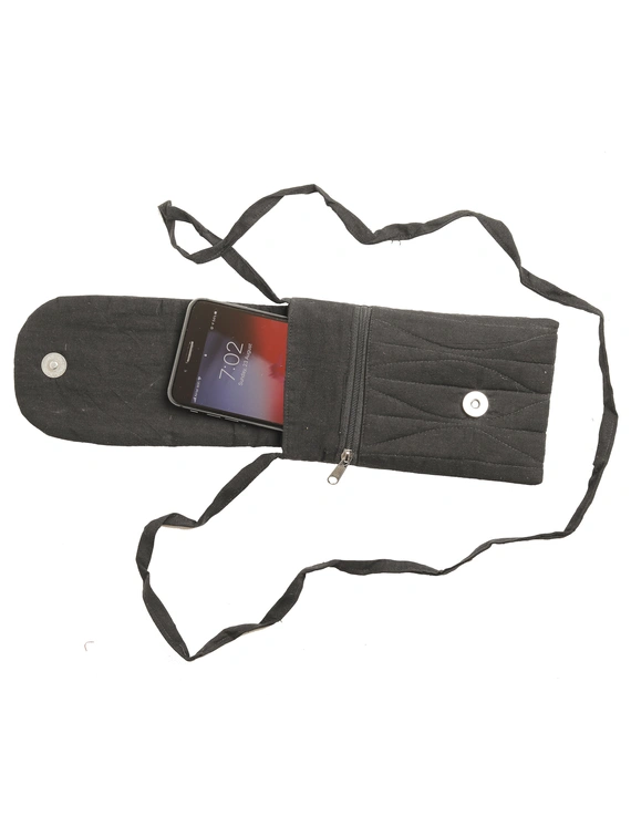 Cell phone pouch - black : CPK04-5