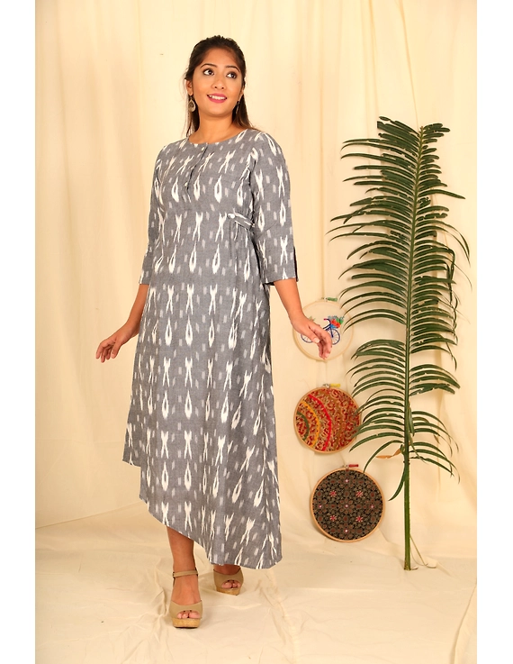 ASSYMETRIC GREY-OFFWHITE IKAT DRESS : LD450E-L-1