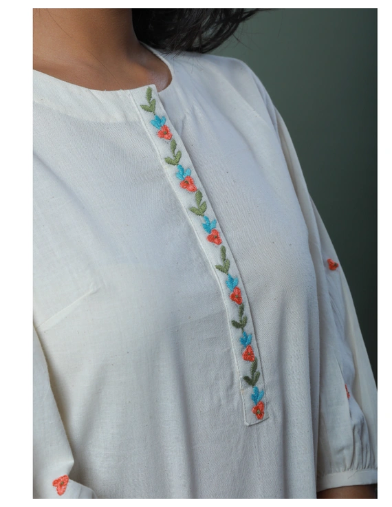 OFFWHITE TUNIC WITH EMBROIDERED PLACKET: LT130C-XL-3