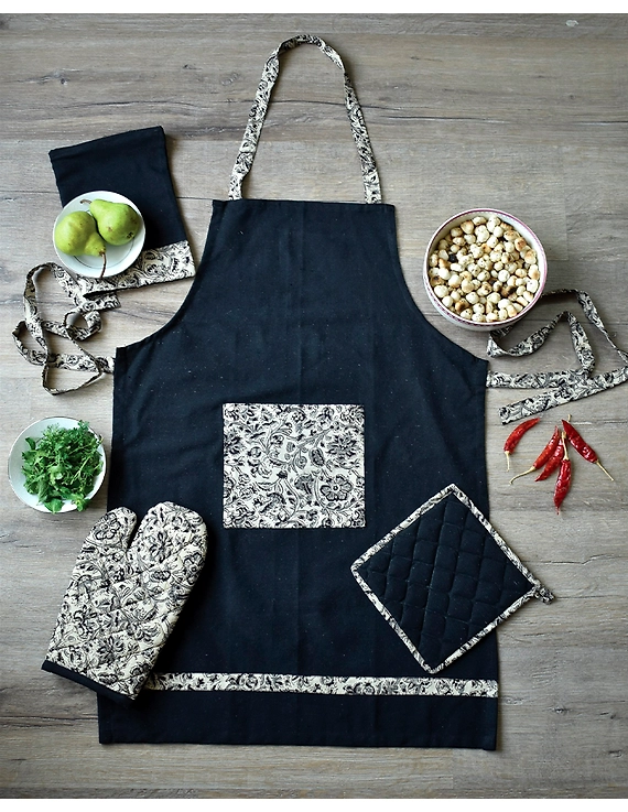 Apron, oven glove and pot holder set in black cotton with kalamkari: HKL01B-HKL01B