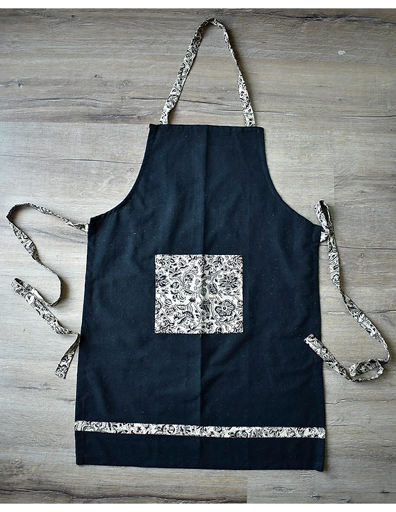 Apron, oven glove and pot holder set in black cotton with kalamkari: HKL01B-1