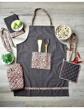 Apron, oven glove and pot holder set in brown cotton with kalamkari: HKL01A-HKL01A-sm