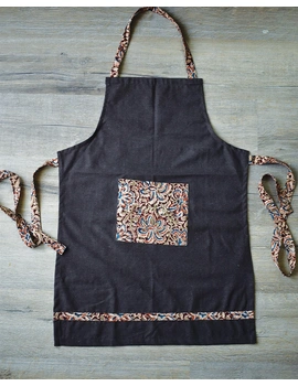 Apron, oven glove and pot holder set in brown cotton with kalamkari: HKL01A-1-sm