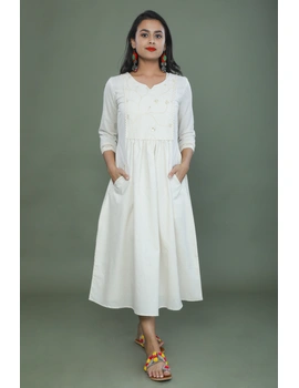 MIRROR WORK DRESS IN OFFWHITE MUSLIN WITH BACK BUTTONS: LD630C-L-1-sm