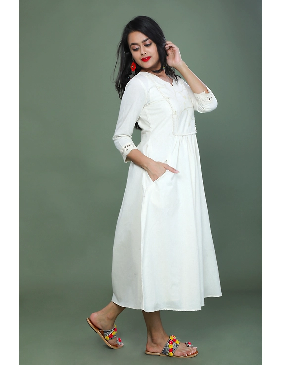 MIRROR WORK DRESS IN OFFWHITE MUSLIN WITH BACK BUTTONS: LD630C-M-2