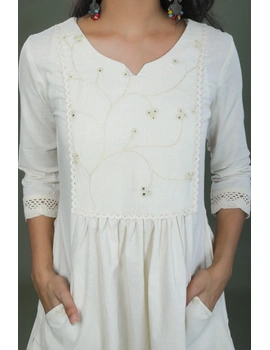MIRROR WORK DRESS IN OFFWHITE MUSLIN WITH BACK BUTTONS: LD630C-M-5-sm