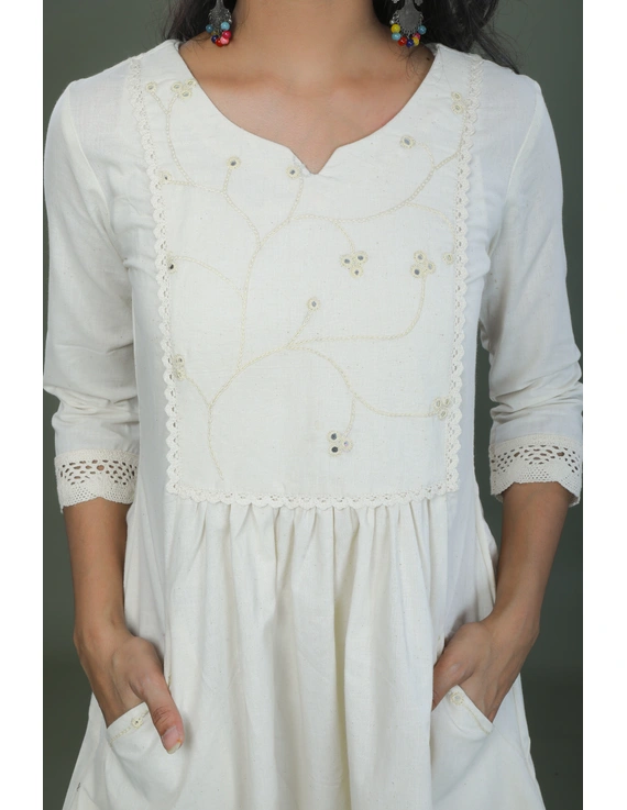 MIRROR WORK DRESS IN OFFWHITE MUSLIN WITH BACK BUTTONS: LD630C-XL-5