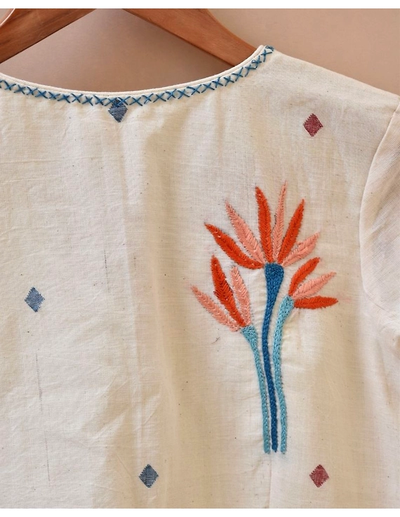 Dandelion motif offwhite jamdani khadi blouse with sleeves: RB07C-XXL-2