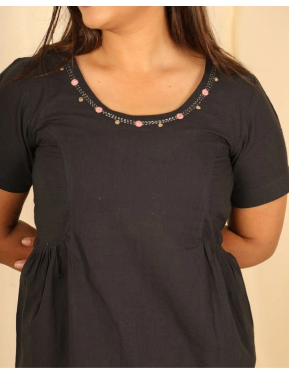 Short sleeves cotton short top with round neck-LB150-L-Black-1