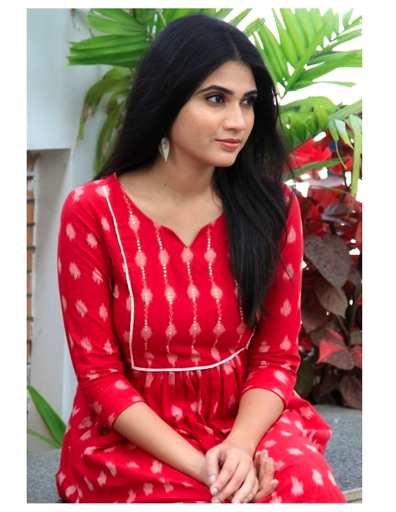 Ikat dress with embroidered yoke and front pockets: LD530-Red-M-5