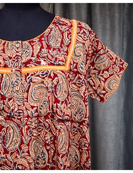 Red Handcrafted Nighties In Soft Kalamkari Cotton : NW110A-S/M-2-sm