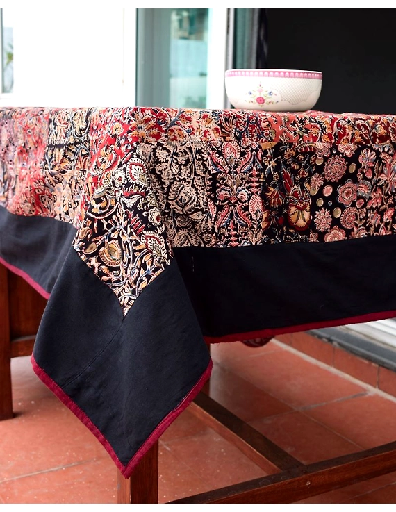 Six - eight seater patchwork table cloth with black and  red border: TBCR01D-2