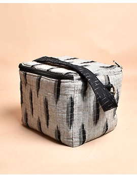 Smart grey ikat lunch bag or picnic bag with zip closure : MSL06-MSL06-sm