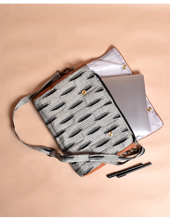 &quot;Samarth&quot; laptop bag in grey ikat and faux leather : LBM04-3