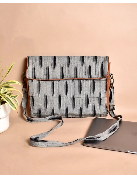 &quot;Samarth&quot; laptop bag in grey ikat and faux leather : LBM04-2