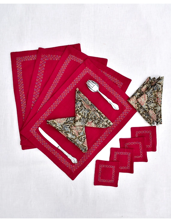 Maroon cotton embroidered table mat set with coasters and kalamkari napkins : HTS07C-Four-1