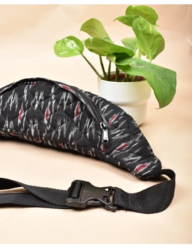Fanny bag or waist bag in black ikat : VKF01B-2-sm