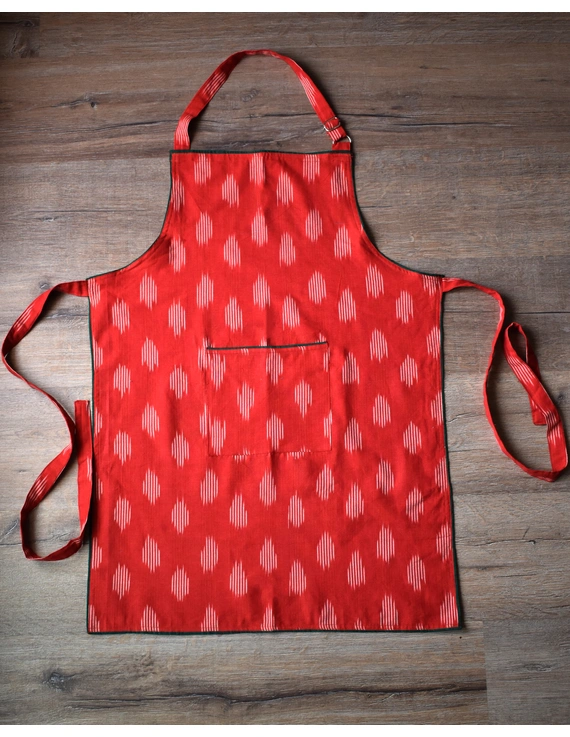 Apron, oven glove and potholder set in red ikat: HKL02B-1