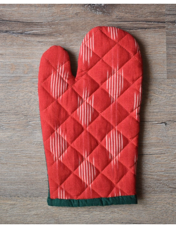 Apron, oven glove and potholder set in red ikat: HKL02B-2