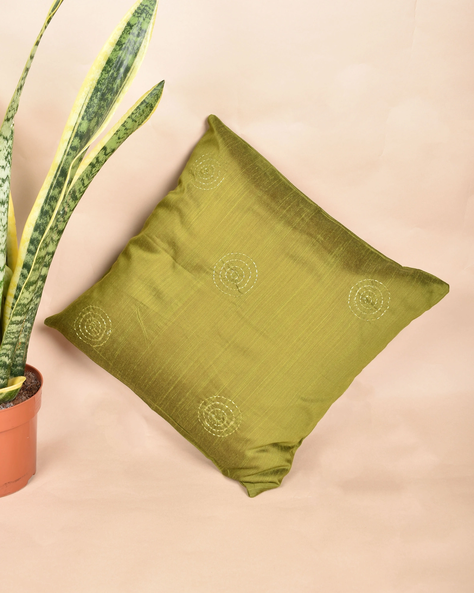 Green Silk Cushion Cover With Round Embroidery : HCC39B-HCC39B