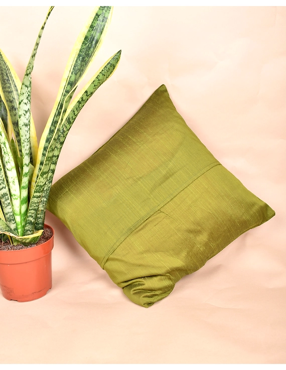 Green Silk Cushion Cover With Round Embroidery : HCC39B-1