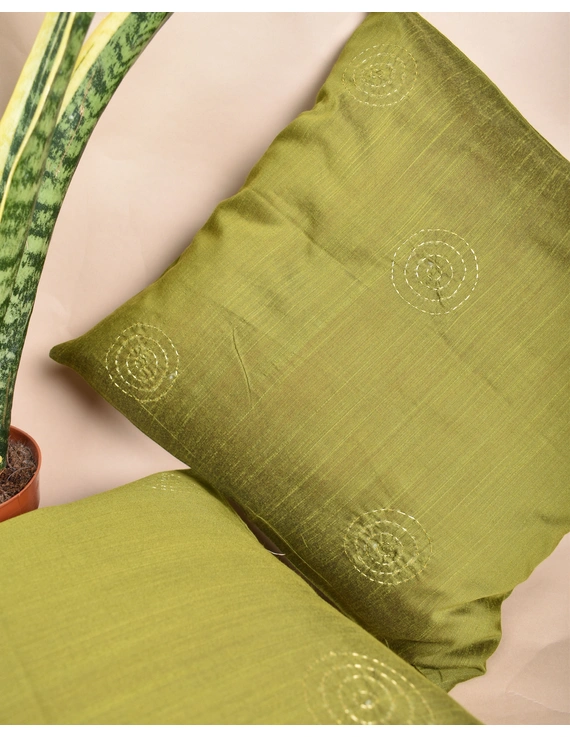 Green Silk Cushion Cover With Round Embroidery : HCC49-3