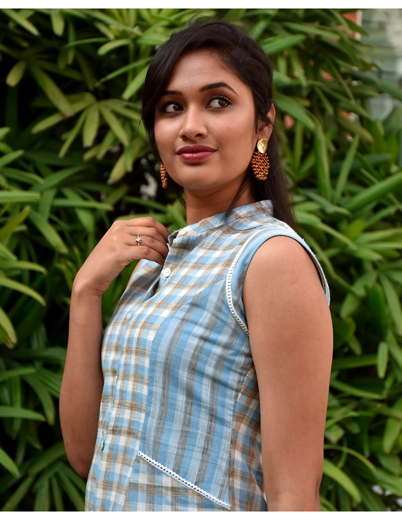 Blue checks and stripes sleeveless dress: LD730B-L-3