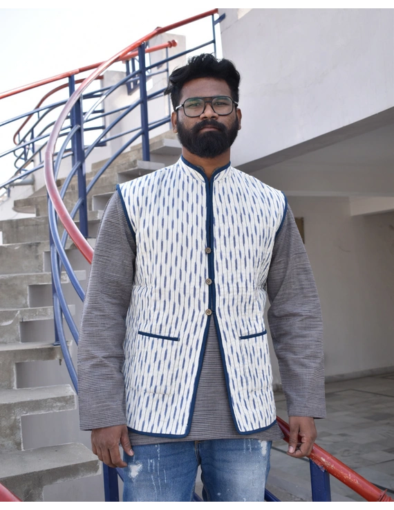 Reversible quilted jacket for men in blue and white ikat cotton: GT450-M-4