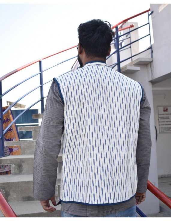 Reversible quilted jacket for men in blue and white ikat cotton: GT450-M-7