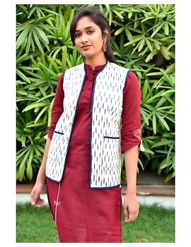 Reversible sleeveless quilted jacket in blue and white ikat : LB170-S-1-sm