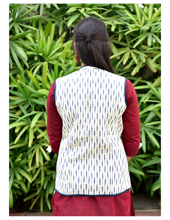 Reversible sleeveless quilted jacket in blue and white ikat : LB170-XL-3