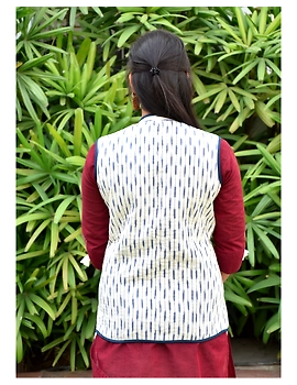 Reversible sleeveless quilted jacket in blue and white ikat : LB170-XXL-3-sm