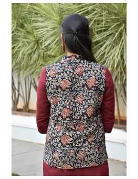 Reversible sleeveless jacket in maroon kalamkari cotton : LB180-S-7-sm