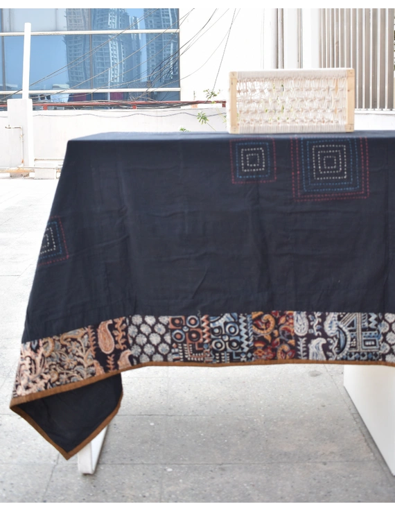 Six - eight seater patchwork table cloth with Black and rust border: TBCR01G-TBCR01G