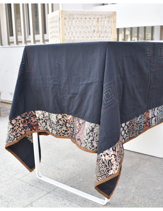 Six - eight seater patchwork table cloth with Black and rust border: TBCR01G-1