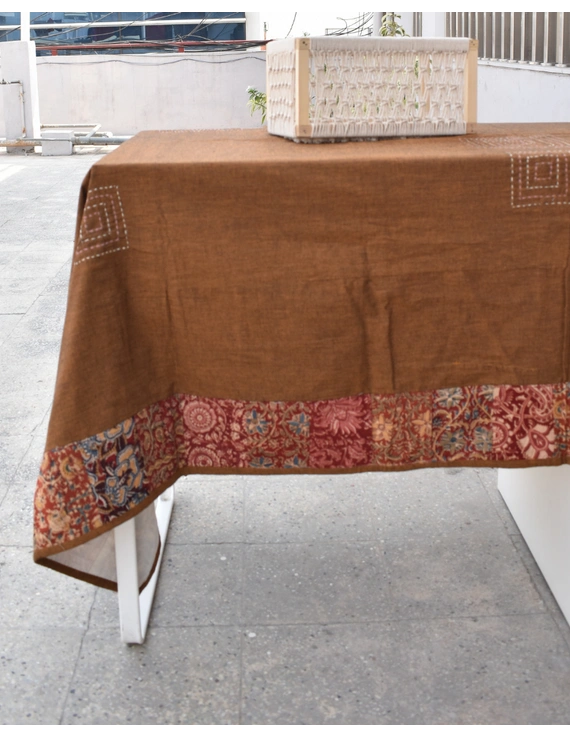 Six - eight seater patchwork table cloth with white and brown border: TBCR01H-2