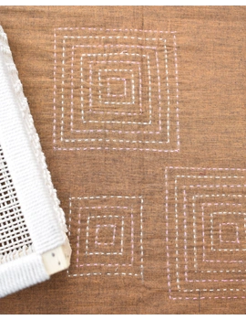 Six - eight seater patchwork table cloth with white and brown border: TBCR01H-4-sm
