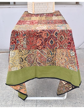 Six - eight seater patchwork table cloth with green and black border: TBCR01I-2-sm