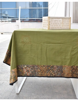 Six - eight seater patchwork table cloth with green and black border: TBCR01I-4-sm