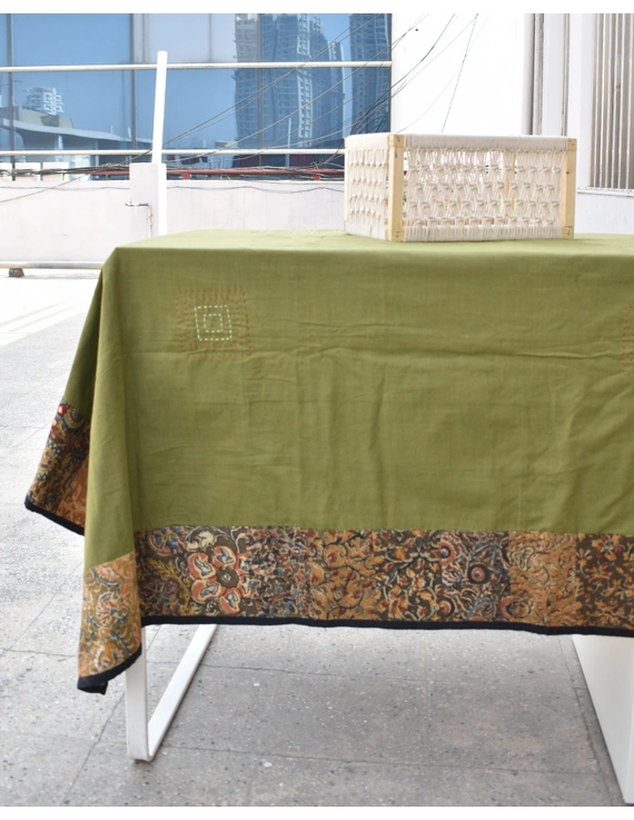 Six - eight seater patchwork table cloth with green and black border: TBCR01I-4