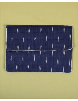 Folding toiletry pouch in blue ikat: VKR01A-2-sm