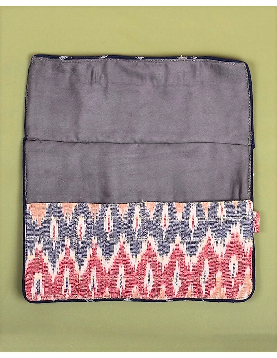 Folding toiletry pouch in pink ikat: VKR01B-3