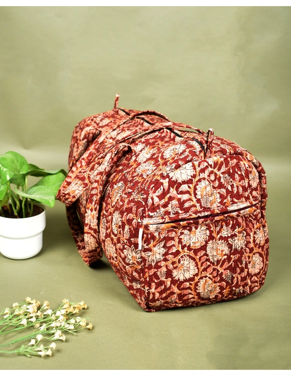 Overnight duffel bag in brown kalamkari : VBS01C-2
