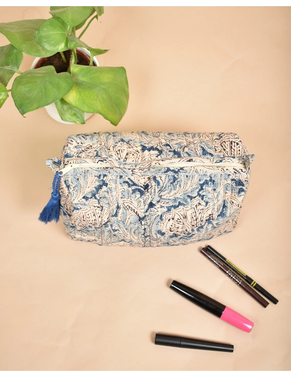 Blue quilted travel pouch: VKP02A-1