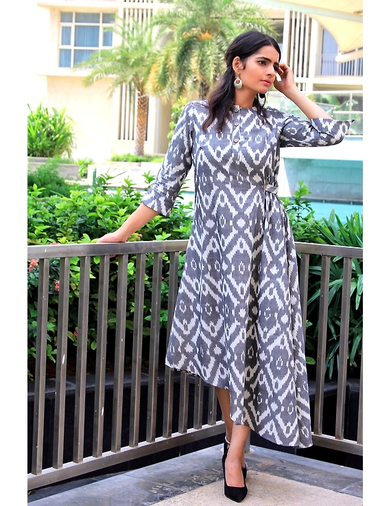 ASSYMETRIC GREY-OFFWHITE IKAT DRESS : LD450A-M-2