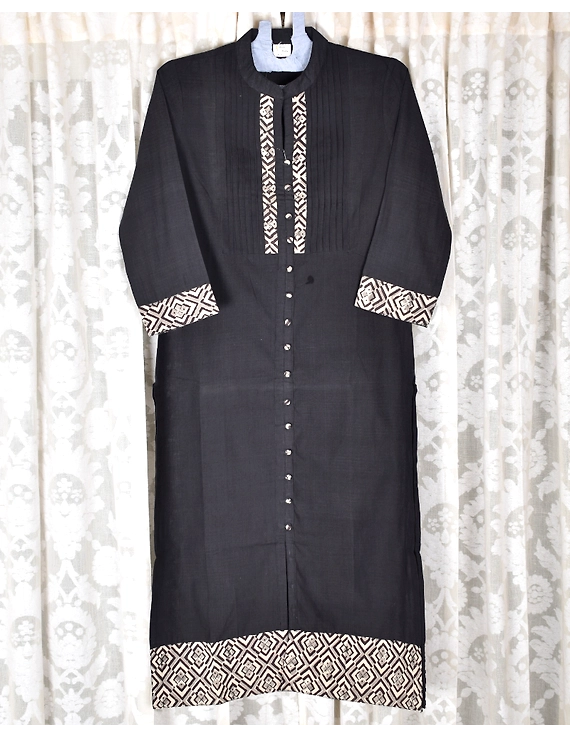 BLACK MANGALAGIRI KURTA WITH KALAMKARI DETAILS : LK120D-LK120D-M