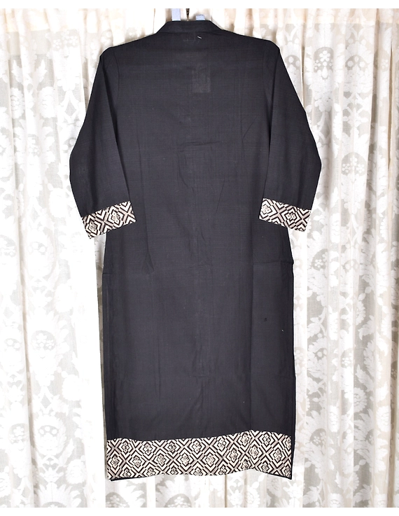 BLACK MANGALAGIRI KURTA WITH KALAMKARI DETAILS : LK120D-S-2