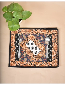 Revesible black ikat and blue mangalagiri cotton table mat set with kantha work: 13&quot; x 17&quot; : HTM06-HTM06-sm