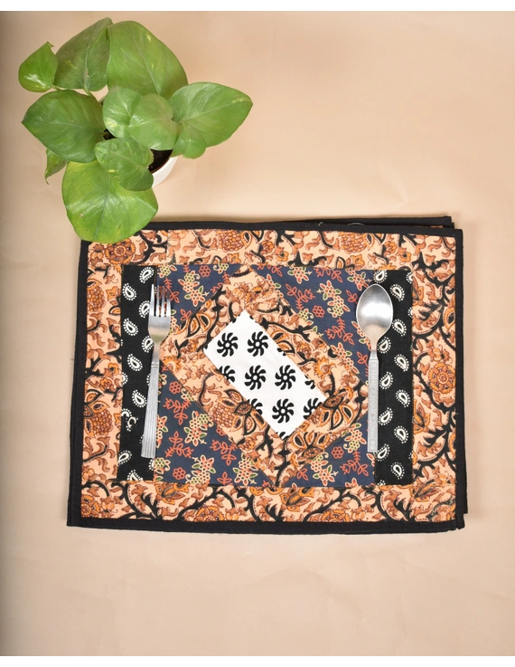 Revesible black ikat and blue mangalagiri cotton table mat set with kantha work: 13&quot; x 17&quot; : HTM06-HTM06