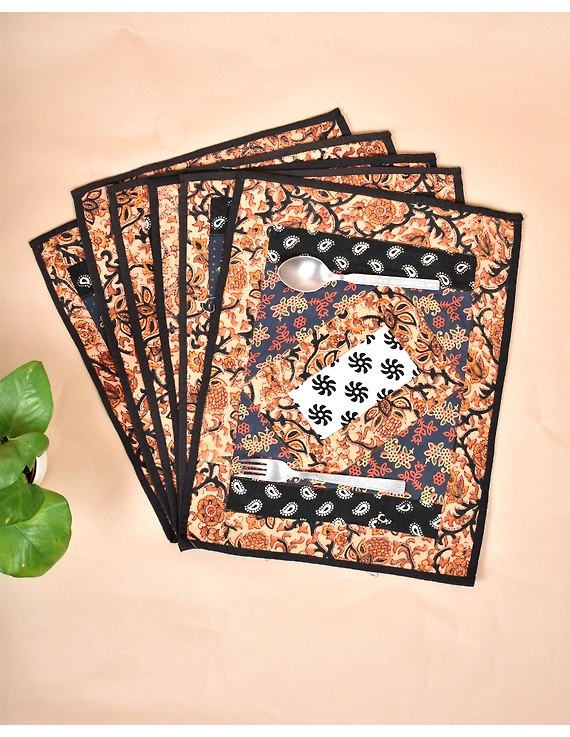 Revesible black ikat and blue mangalagiri cotton table mat set with kantha work: 13&quot; x 17&quot; : HTM06-1